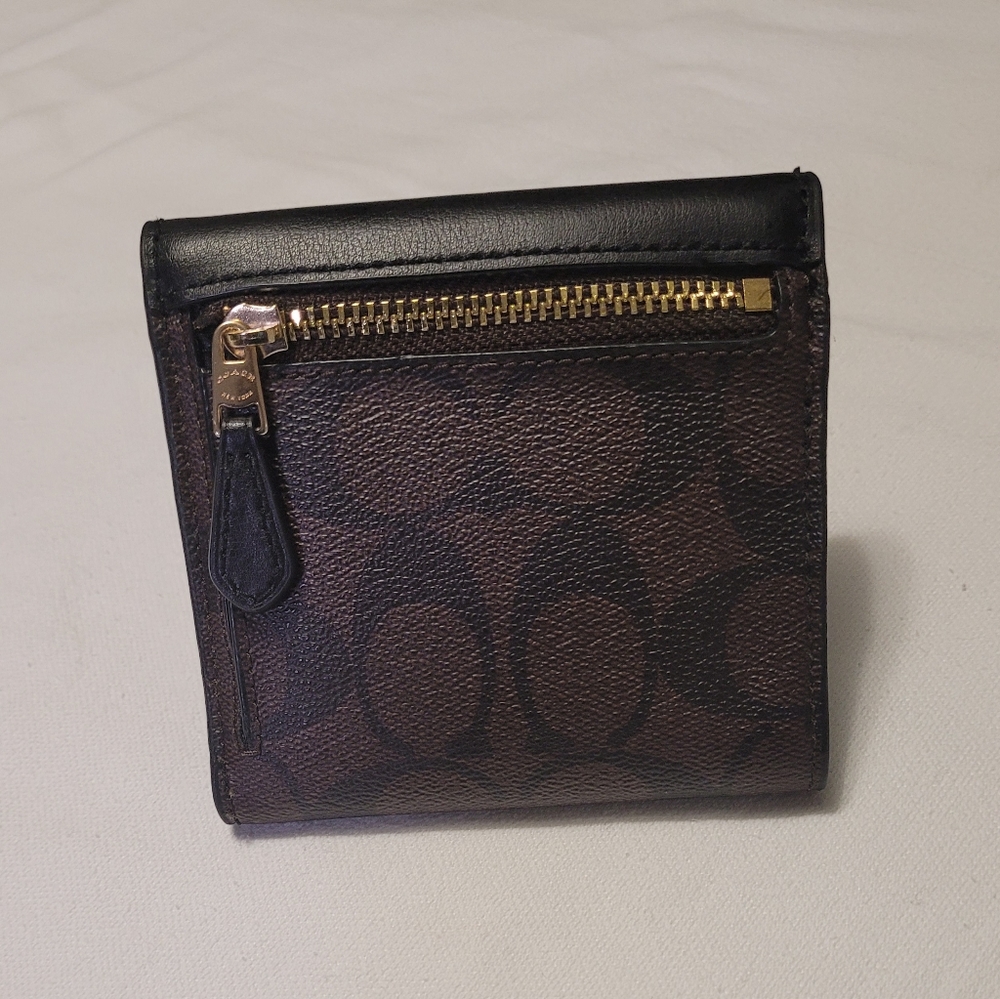 Wallet - Picture 2 of 4